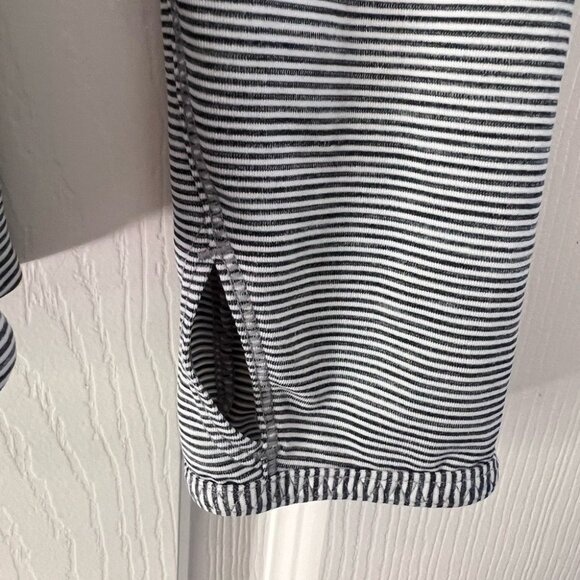 Zella Gray Stripe Long Sleeve Thumbhole Top Women’s Medium Athleisure Yoga Gym - Picture 3 of 5
